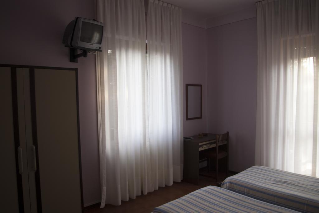 Albergo La Genzianella Miasino Cameră foto